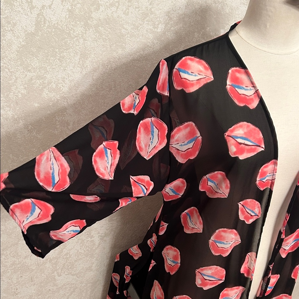 NWT⭐️LIP PRINT KIMONO Black💋LUCKY & BLESSED 3/4 Sleeves Size Small
